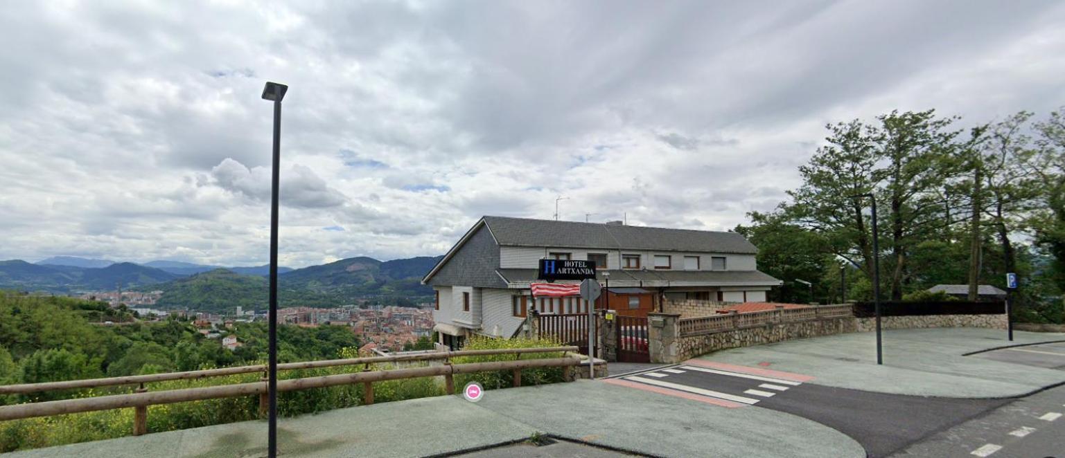 Hotel Artxanda Bilbao, Parking Gratuito En El Exterior Junto Al Hotel (Adults Only) Exterior foto